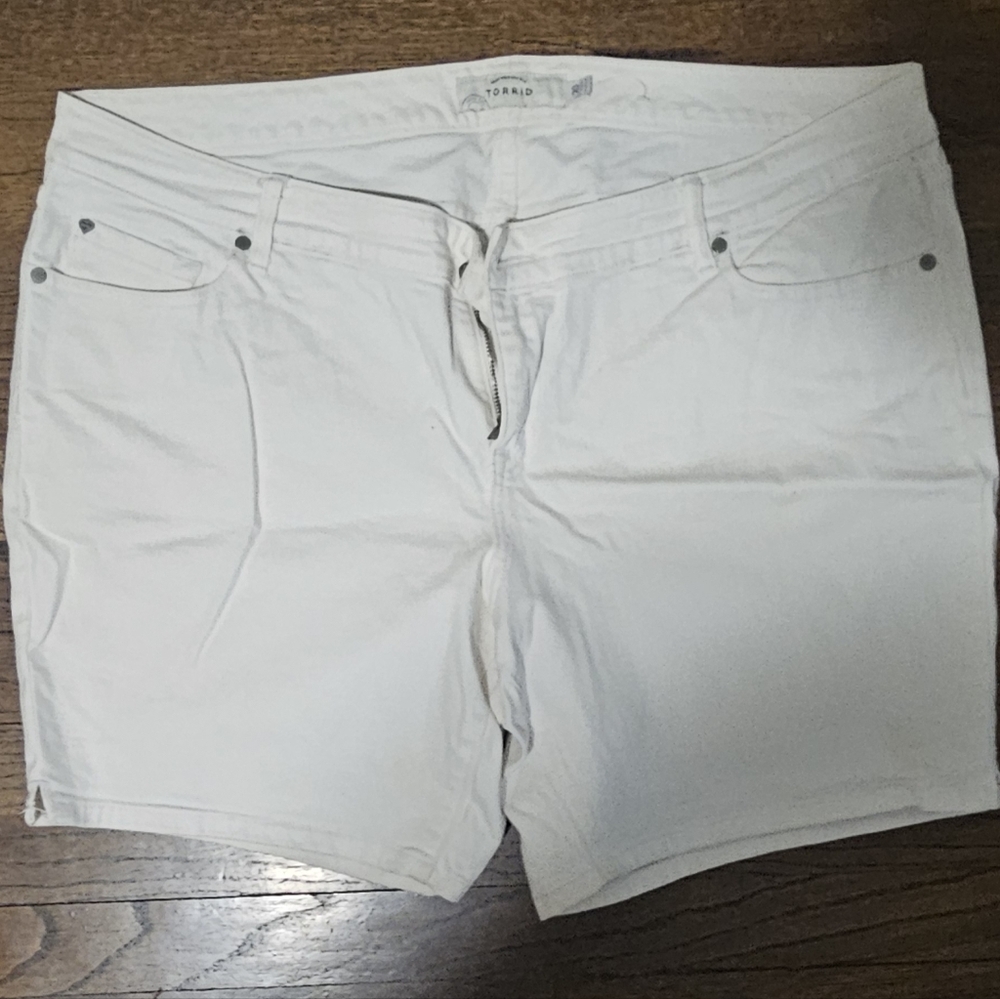 Torrid White Mid-Rise Stretch Denim Shorts